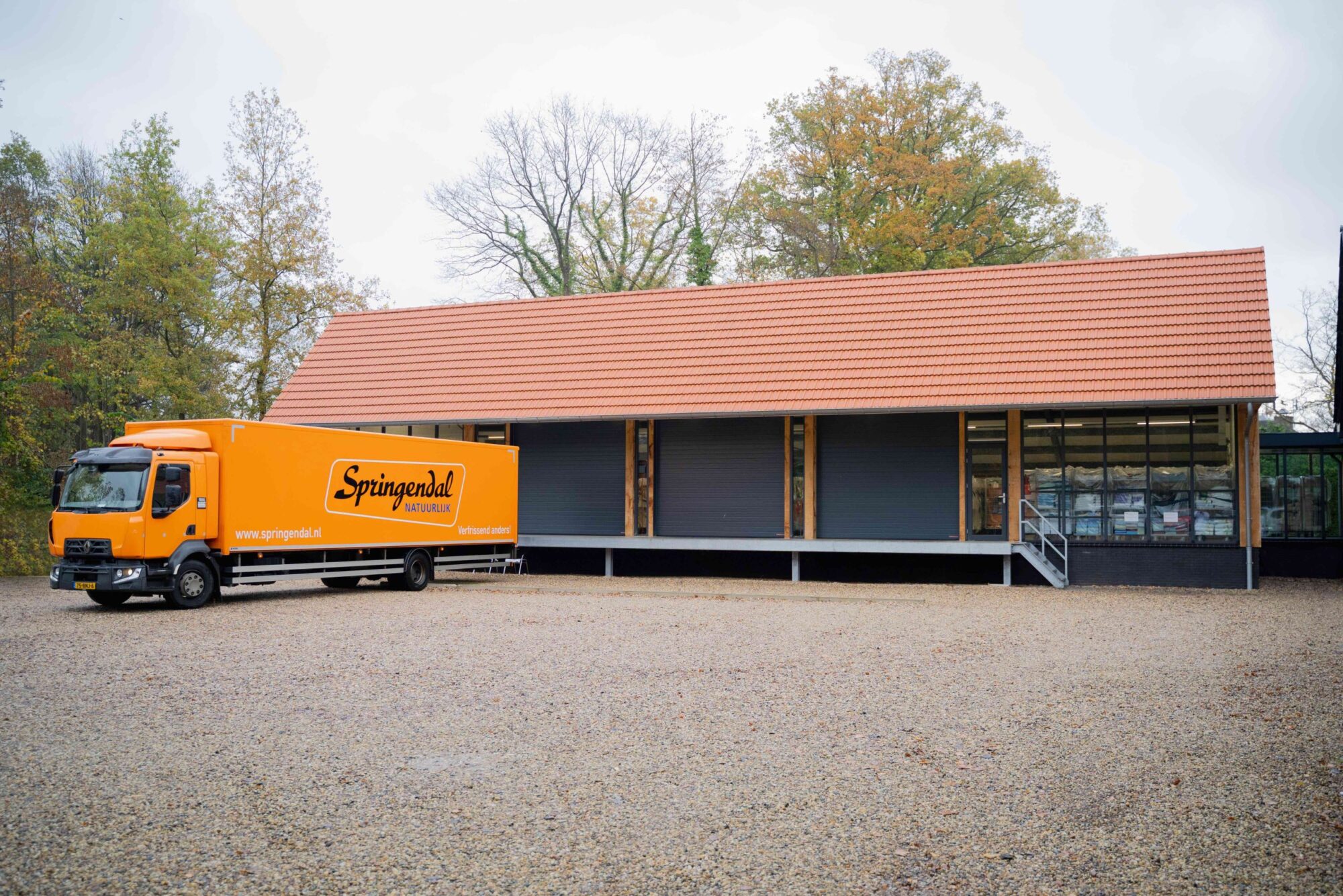Springendal vrachtwagen vroomshoop